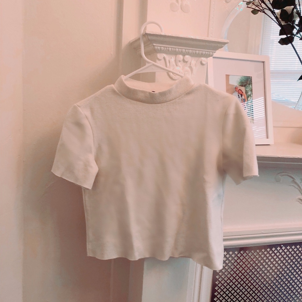 adorable white Zara mock neck top